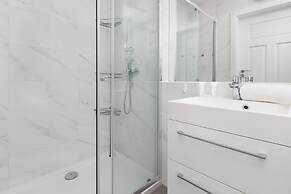 9th Floor Apartment in Gdansk by Renters