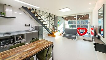 Gyeongju Modern Pool Villa