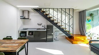 Gyeongju Modern Pool Villa