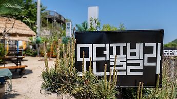 Gyeongju Modern Pool Villa