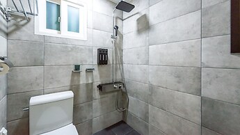 Gyeongju Modern Pool Villa
