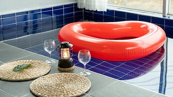 Gyeongju Modern Pool Villa