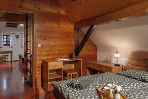 Authentic Wooden House Sleme