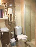 Beach Front Apartment Close to Centre of Side With all you Desire Slee