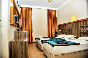 Beach Front Apartment Close to Centre of Side With all you Desire Slee