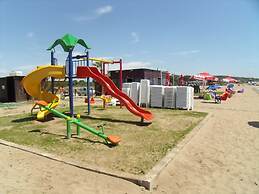 Beach Front Apartment Close to Centre of Side With all you Desire Slee