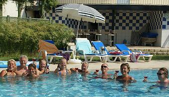 Beach Front Apartment Close to Centre of Side With all you Desire Slee