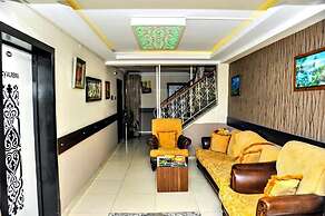 Beach Front Apartment Close to Centre of Side With all you Desire Slee