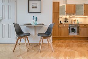 Venus Apartments - Deluxe Loft Skylit