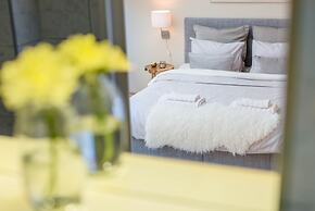 Venus Apartments - Deluxe Loft Skylit