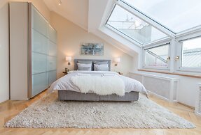 Venus Apartments - Deluxe Loft Skylit