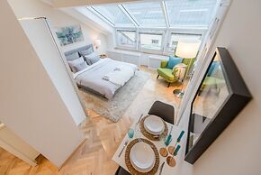 Venus Apartments - Deluxe Loft Skylit