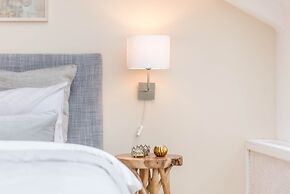 Venus Apartments - Deluxe Loft Skylit