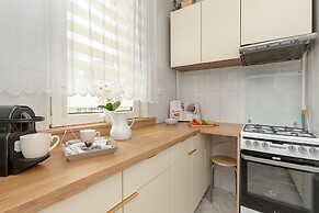 Cosy Beige Apartment for 5 by Renters