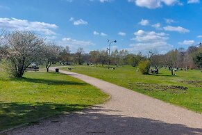 Cosy Beige Apartment for 5 by Renters