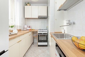 Cosy Beige Apartment for 5 by Renters