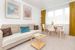 Cosy Beige Apartment for 5 by Renters
