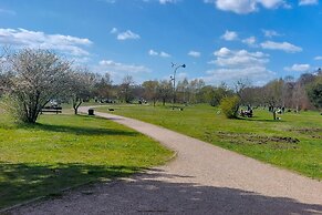 Cosy Beige Apartment for 5 by Renters