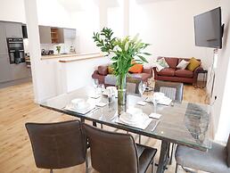 Gill Gardens Barn with Hot Tub