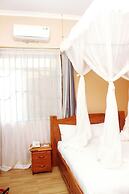 Briston Hotel - Serengeti