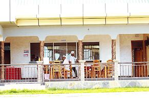 Briston Hotel - Serengeti