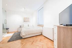 Venus Apartments - Loft Room Cosy II