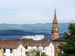 Cozy Coastal Apartment in Historic Port Glasgow