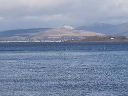 Cozy Coastal Apartment in Historic Port Glasgow