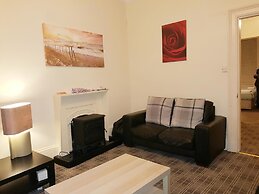 Cozy Coastal Apartment in Historic Port Glasgow