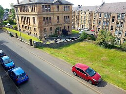 Cozy Coastal Apartment in Historic Port Glasgow