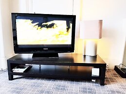 Cozy Coastal Apartment in Historic Port Glasgow