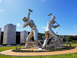 Cozy Coastal Apartment in Historic Port Glasgow