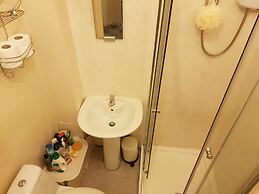 Cozy Coastal Apartment in Historic Port Glasgow