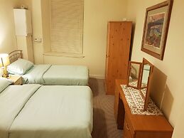 Cozy Coastal Apartment in Historic Port Glasgow