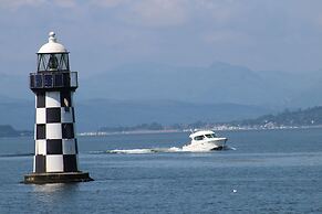 Cozy Coastal Apartment in Historic Port Glasgow