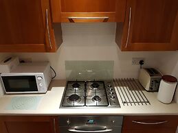 Cozy Coastal Apartment in Historic Port Glasgow