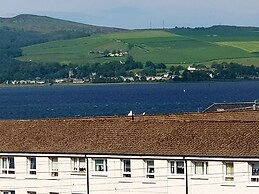 Cozy Coastal Apartment in Historic Port Glasgow