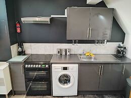 Immaculate 4-bed Apartment in Liverpool