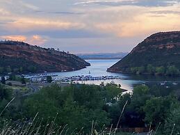 Skyline by the Lake - Gateway to Northern Colorado