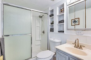 Fort Walton Home w/ Shared Pool - 2 Mi to Beach!