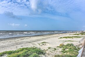 Steps to Galveston Beach: Condo w/ Pool Access