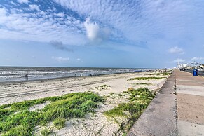 Steps to Galveston Beach: Condo w/ Pool Access