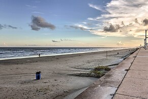 Balcony & Gulf Views: Galveston Condo Near Beach