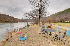 River Access & Hot Tub: Cozy Hot Springs Cabin