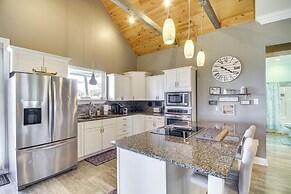 Walk to Beach: Stunning Gulfport Getaway