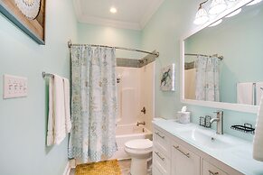 Walk to Beach: Stunning Gulfport Getaway