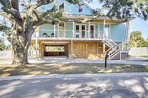 Walk to Beach: Stunning Gulfport Getaway