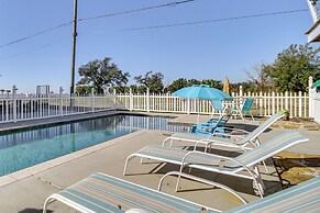 Walk to Beach: Stunning Gulfport Getaway