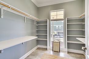 Walk to Beach: Stunning Gulfport Getaway