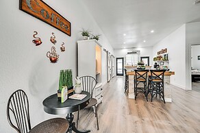 Grill & Patio: Charming Cabin in Munds Park